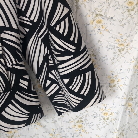 RAFAELLA black & white zebra striped print design women’s jacket. Size M. - Picture 4 of 8